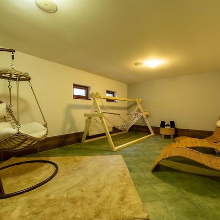 Hotel Liptov Holiday *** Liptovsky Trnovec Bagian luar foto