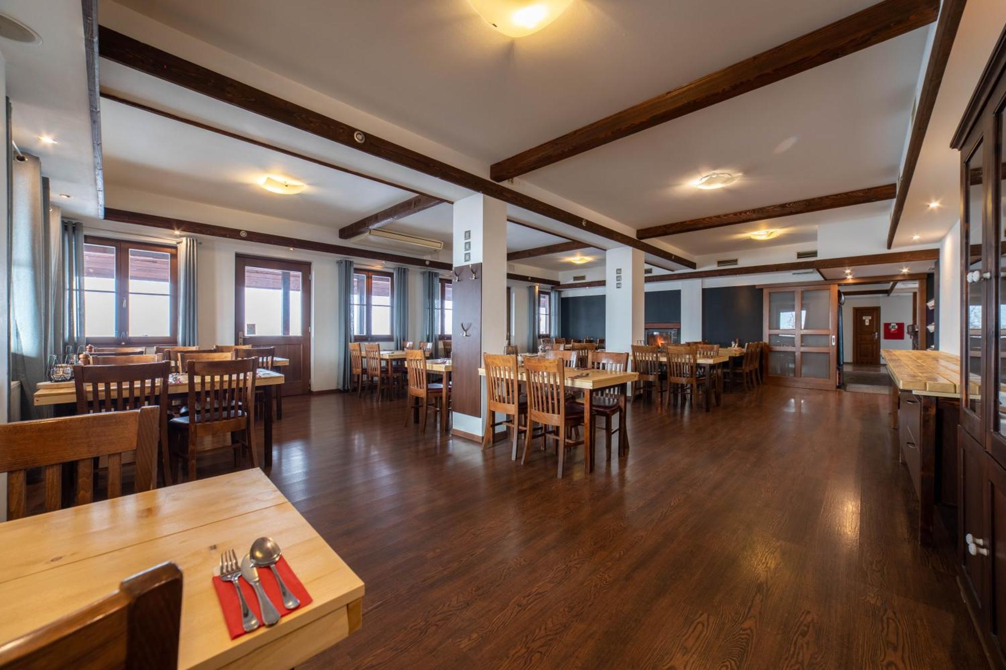 Hotel Liptov Holiday *** Liptovsky Trnovec Bagian luar foto