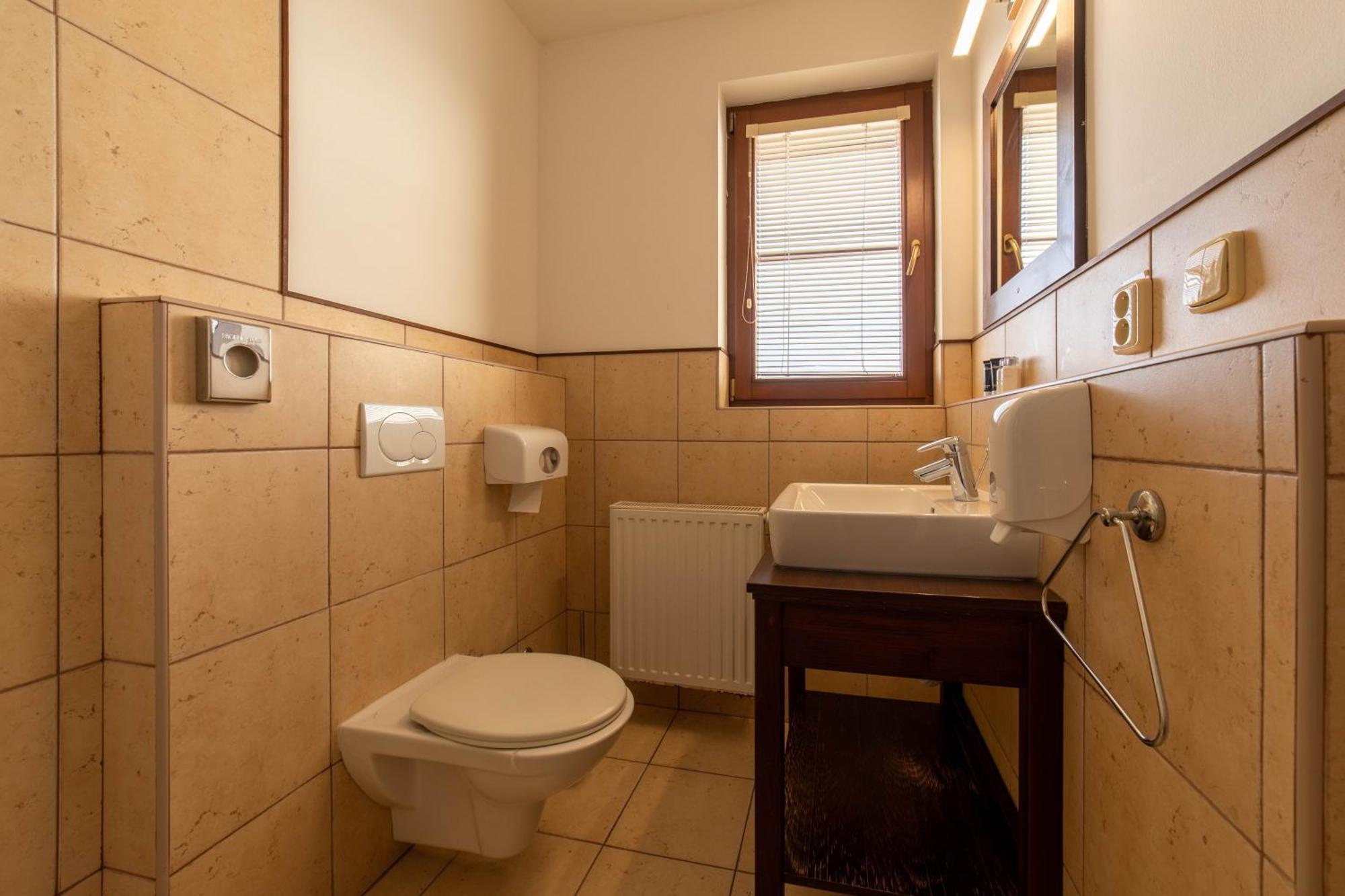 Hotel Liptov Holiday *** Liptovsky Trnovec Bagian luar foto
