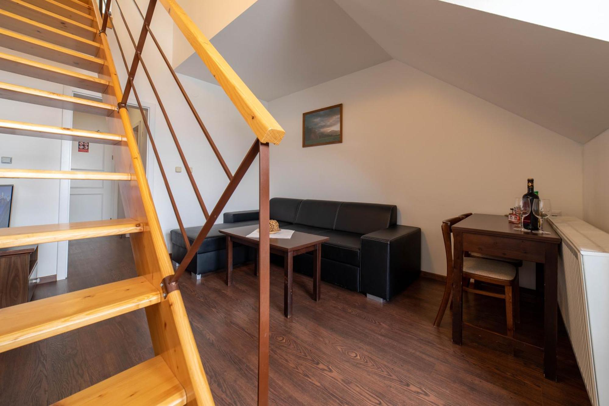 Hotel Liptov Holiday *** Liptovsky Trnovec Bagian luar foto