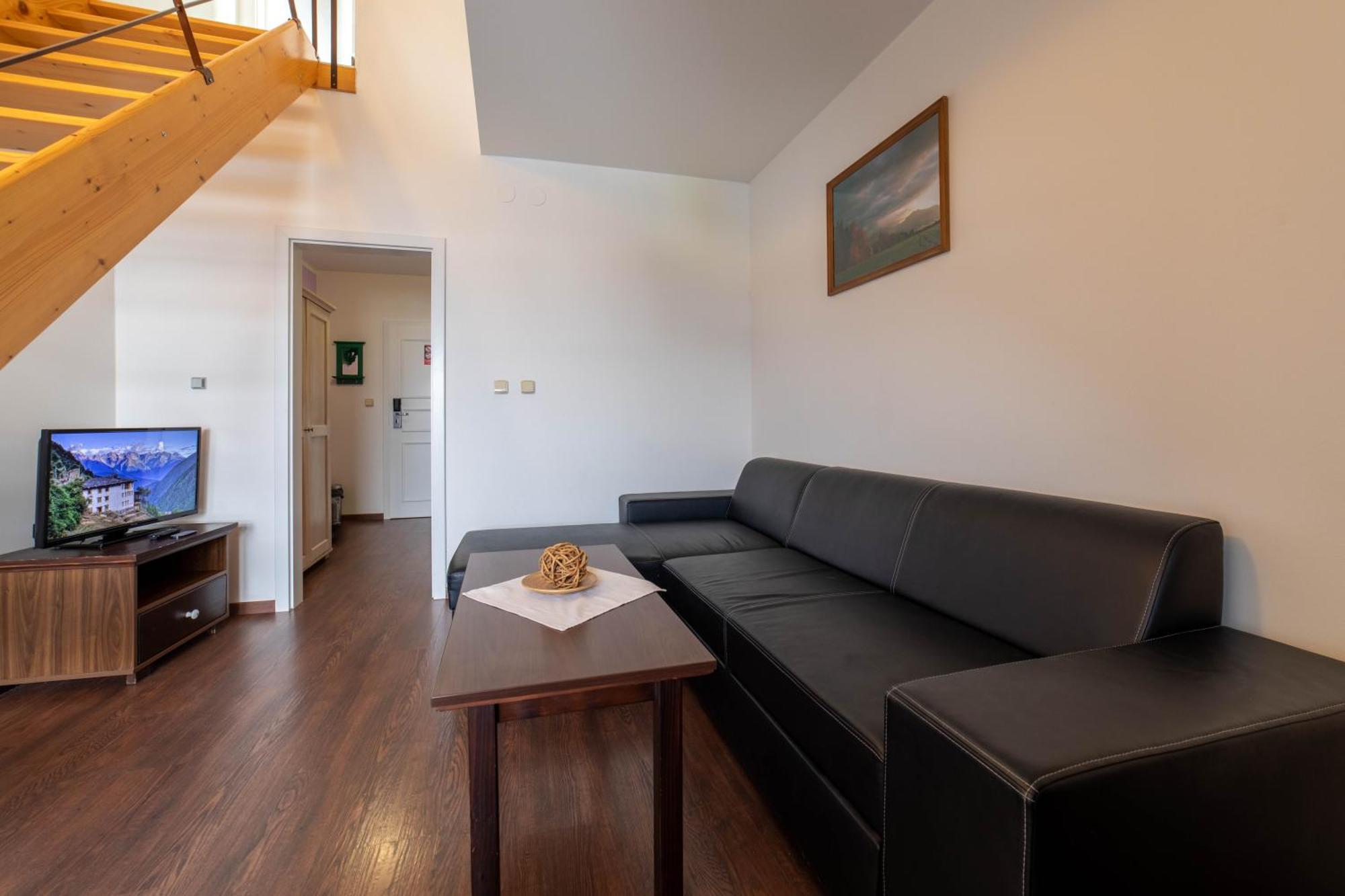Hotel Liptov Holiday *** Liptovsky Trnovec Bagian luar foto